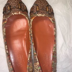 Gucci Leather Worn Flats